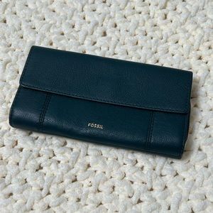 NWT Fossil Jori Flap Wallet